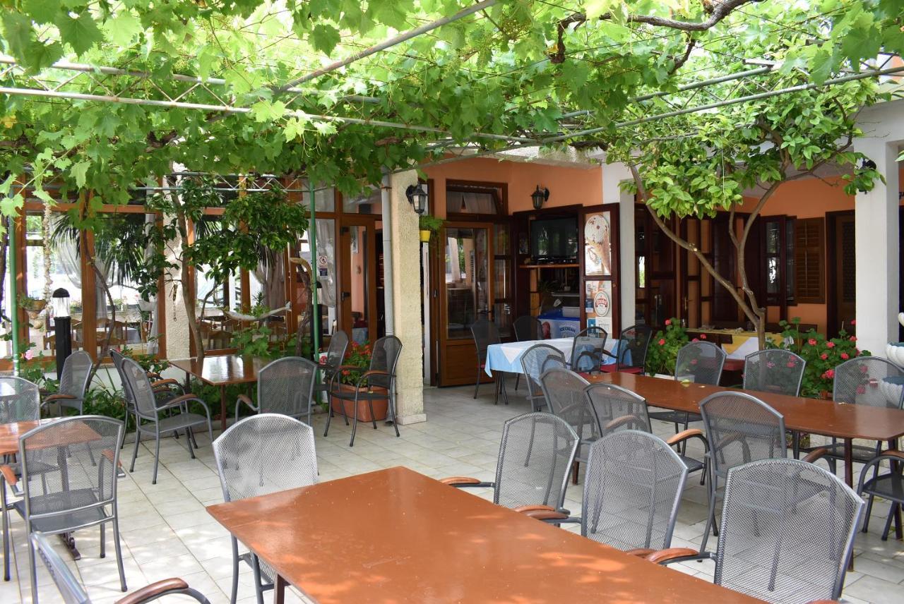 Apartament Banjol Exterior foto
